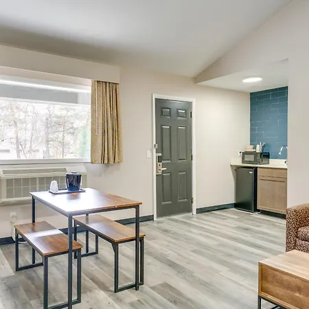 Walk To Shopping And Dining Port Huron Studio